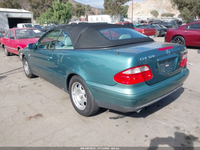 1999 MERCEDES-BENZ CLK 320 WDBLK65G7XT016106 Photo 2