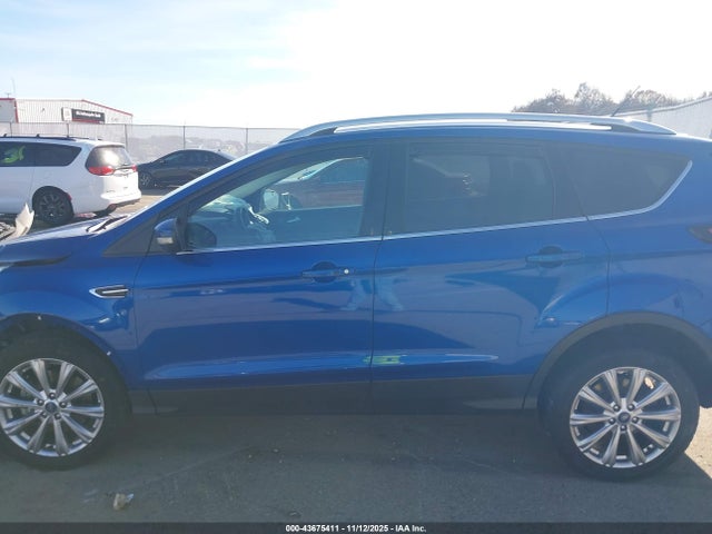 2018 Ford Escape Titanium მანქანა იყიდება აუქციონზე, vin: 1FMCU0J99JUC68422, აუქციონის ნომერი: 43675411
