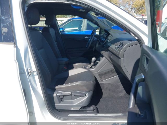 2021 VOLKSWAGEN TIGUAN 3VV2B7AX7MM042015 Photo 4