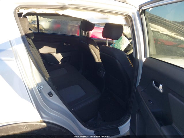Продажа на аукционе авто 2016 Kia Sportage Lx, vin: KNDPB3AC2G7811268, номер лота: 43675484