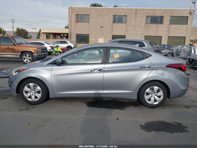 5NPDH4AE9GH728361 Hyundai ELANTRA SE