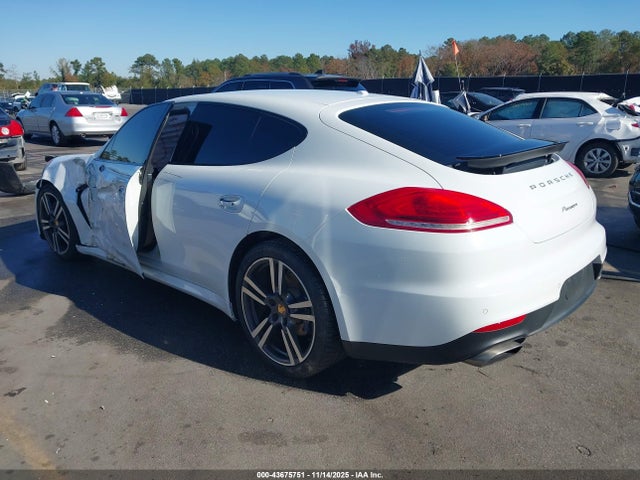2016 PORSCHE PANAMERA WP0AA2A74GL006675 Photo 2