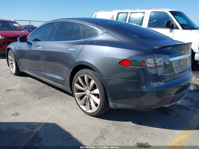 2015 TESLA MODEL S 5YJSA4H20FFP79087 Photo 2