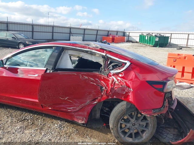 2018 TESLA MODEL 3 5YJ3E1EA1JF022100 Photo 5