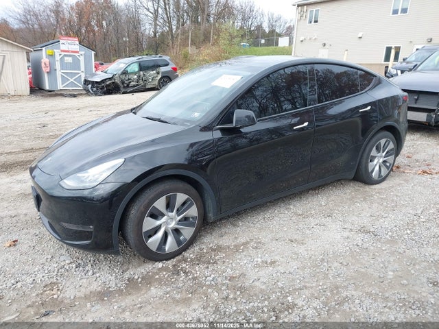 2021 TESLA MODEL Y 5YJYGDEEXMF194389 Photo 1