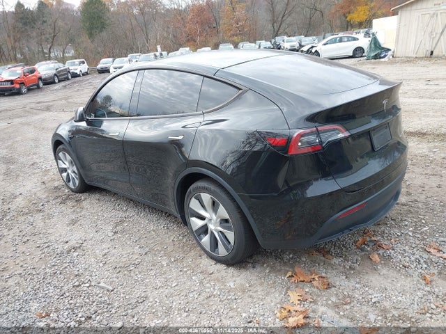 2021 TESLA MODEL Y 5YJYGDEEXMF194389 Photo 2