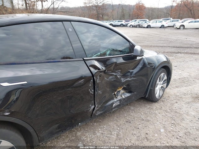 2021 TESLA MODEL Y 5YJYGDEEXMF194389 Photo 5