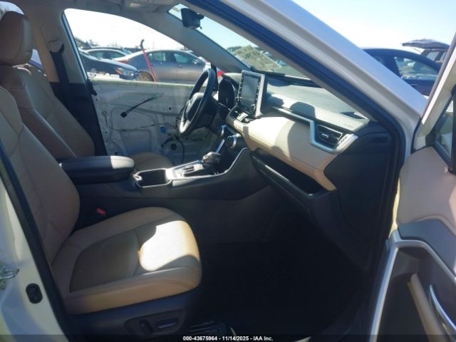 2022 TOYOTA RAV4 HYBRID JTMD6RFV8ND058588 Photo 4