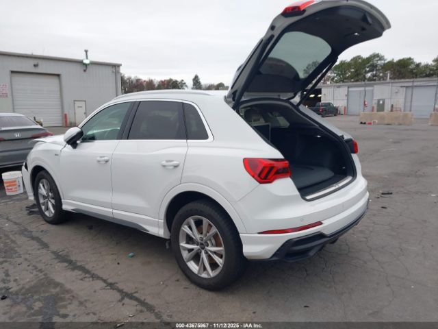 2022 AUDI Q3 WA1DECF37N1068023 Photo 2