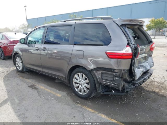 2017 TOYOTA SIENNA 5TDYZ3DC9HS880462 Photo 2