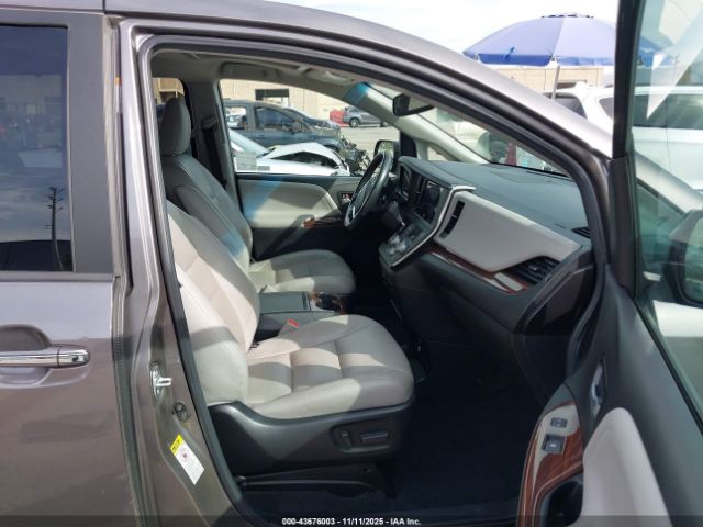 2017 TOYOTA SIENNA 5TDYZ3DC9HS880462 Photo 4