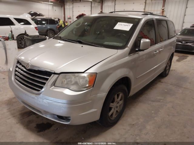2010 CHRYSLER TOWN & COUNTRY 2A4RR8D15AR321273 Photo 1