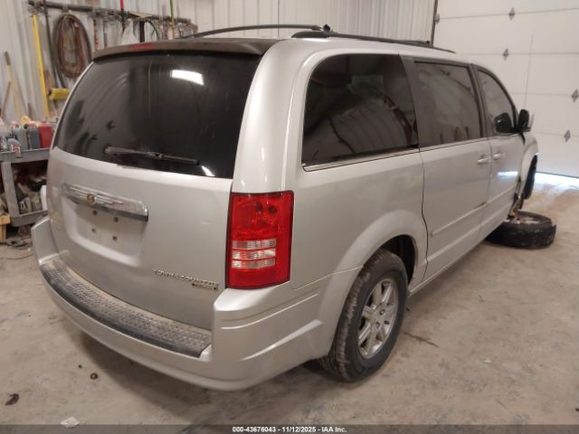 2010 CHRYSLER TOWN & COUNTRY 2A4RR8D15AR321273 Photo 3