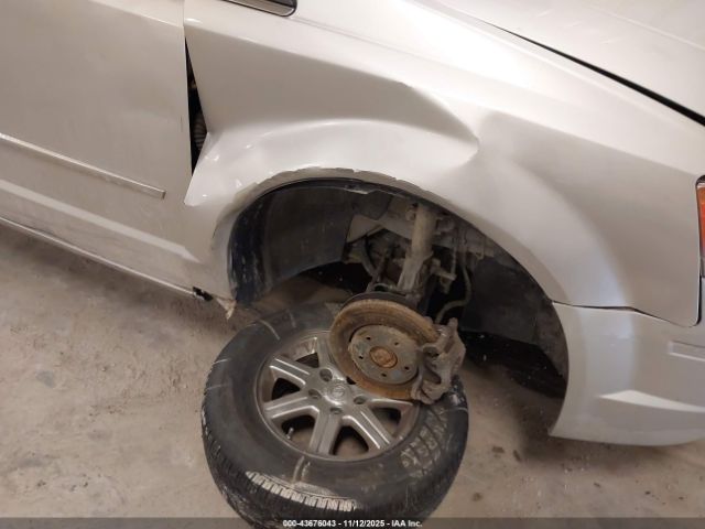 2010 CHRYSLER TOWN & COUNTRY 2A4RR8D15AR321273 Photo 5