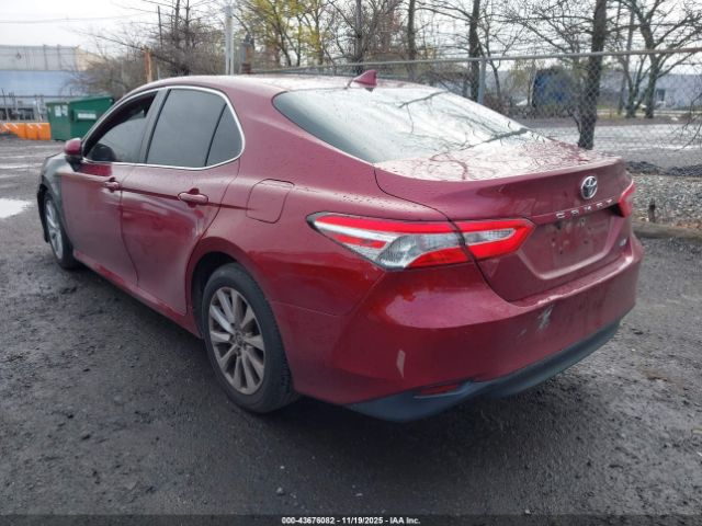 2019 TOYOTA CAMRY 4T1B11HK6KU828465 Photo 2