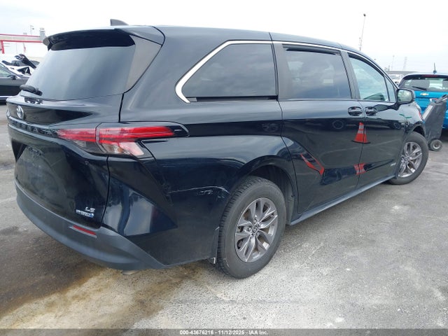 2021 TOYOTA SIENNA 5TDKRKEC3MS047135 Photo 3