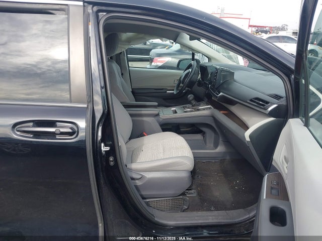 2021 TOYOTA SIENNA 5TDKRKEC3MS047135 Photo 4