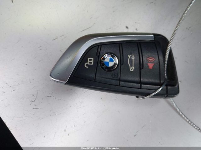 2017 BMW X1 WBXHT3C36H5F83048 Photo 10