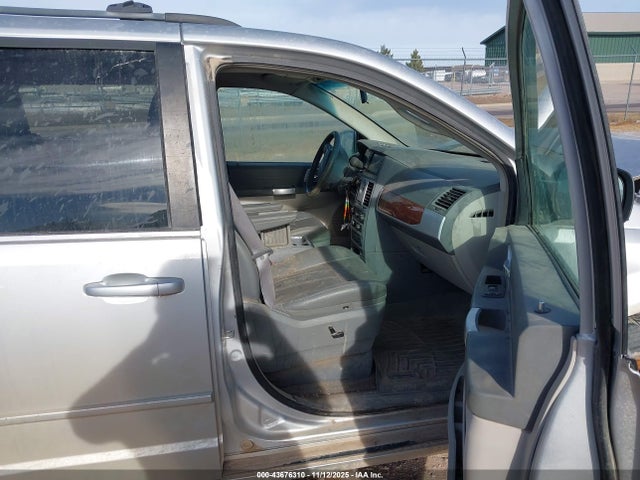 Продажа на аукционе авто 2008 Chrysler Town & Country Touring, vin: 2A8HR54PX8R711826, номер лота: 43676310