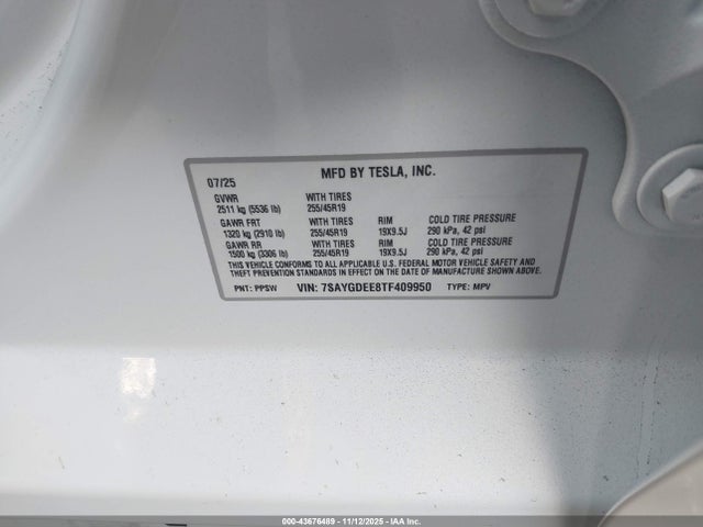 2026 TESLA MODEL Y 7SAYGDEE8TF409950 Photo 8