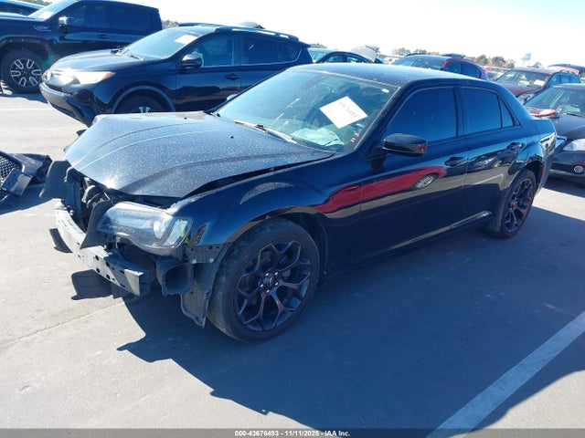 43676493 :رقم المزاد ، 2C3CCAAG0KH614247 vin ، 2019 Chrysler 300 Touring مزاد بيع