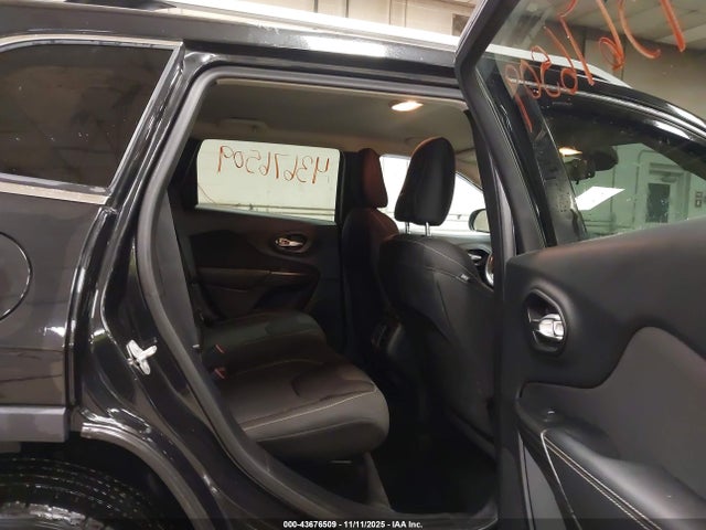 Продажа на аукционе авто 2015 Jeep Cherokee Latitude, vin: 1C4PJMCS1FW794836, номер лота: 43676509