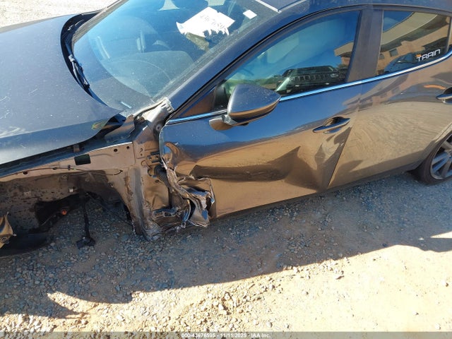 Продажа на аукционе авто 2019 Mazda Mazda3, vin: JM1BPAJM6K1118496, номер лота: 43676595