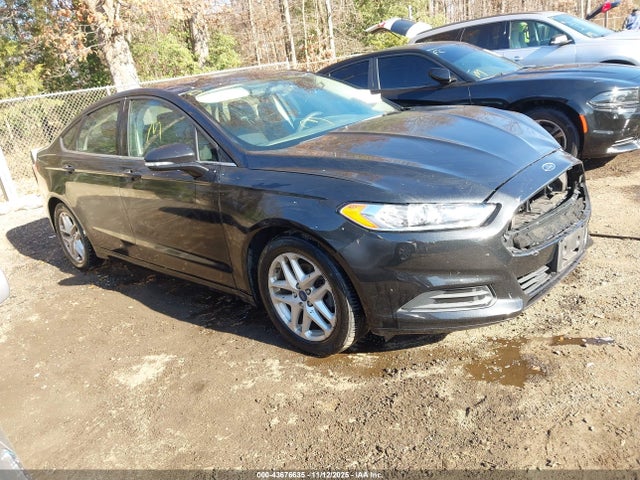 43676635 :رقم المزاد ، 1FA6P0H75F5117615 vin ، 2015 Ford Fusion Se مزاد بيع