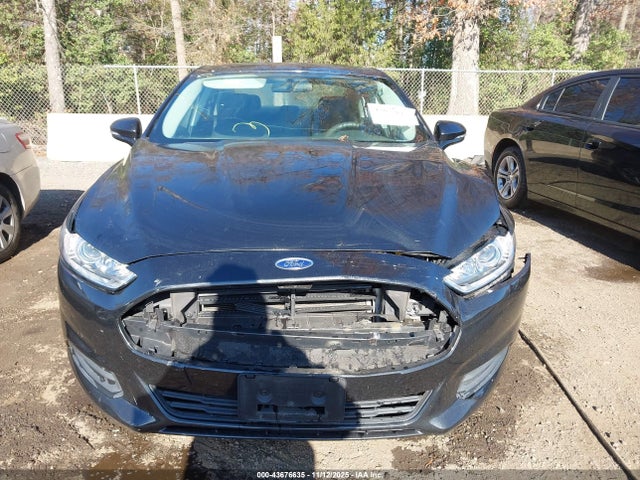 43676635 :رقم المزاد ، 1FA6P0H75F5117615 vin ، 2015 Ford Fusion Se مزاد بيع