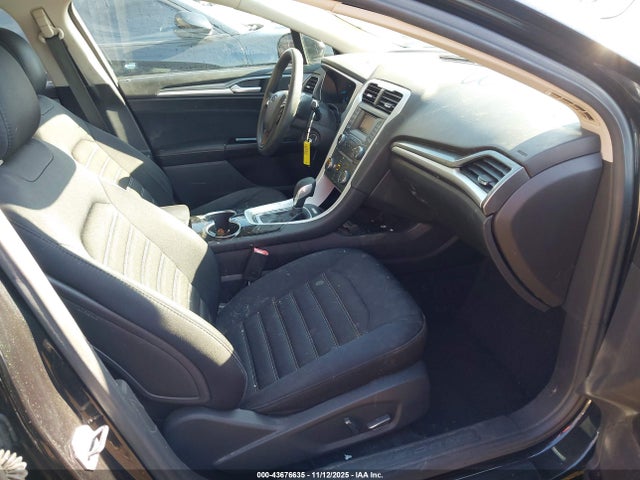 43676635 :رقم المزاد ، 1FA6P0H75F5117615 vin ، 2015 Ford Fusion Se مزاد بيع