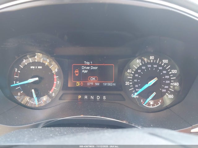 43676635 :رقم المزاد ، 1FA6P0H75F5117615 vin ، 2015 Ford Fusion Se مزاد بيع