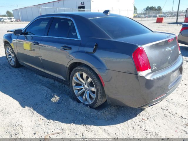 2019 CHRYSLER 300 2C3CCAEG5KH536445 Photo 2