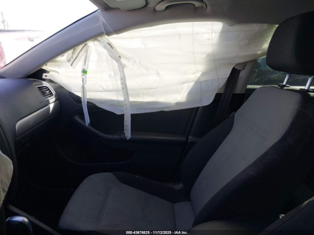 2018 VOLKSWAGEN JETTA 3VW2B7AJ3JM228704 Photo 4