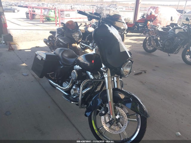 2013 HARLEY-DAVIDSON FLHX 1HD1KBM1XDB644353