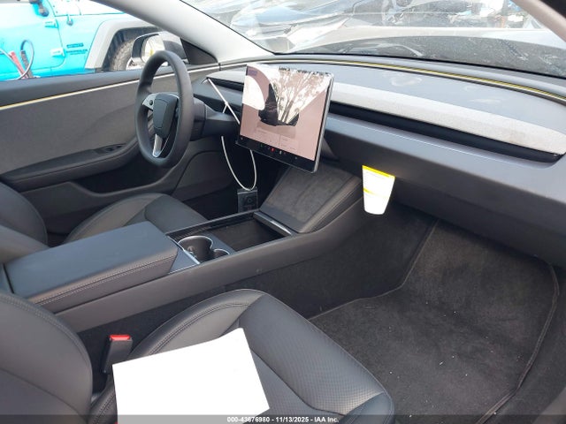 2025 TESLA MODEL 3 5YJ3E1EA2SF075678 Photo 4