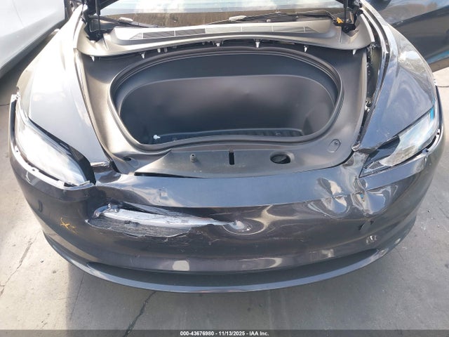 2025 TESLA MODEL 3 5YJ3E1EA2SF075678 Photo 5