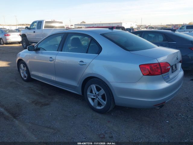 2014 VOLKSWAGEN JETTA 3VWLL7AJXEM443925 Photo 2