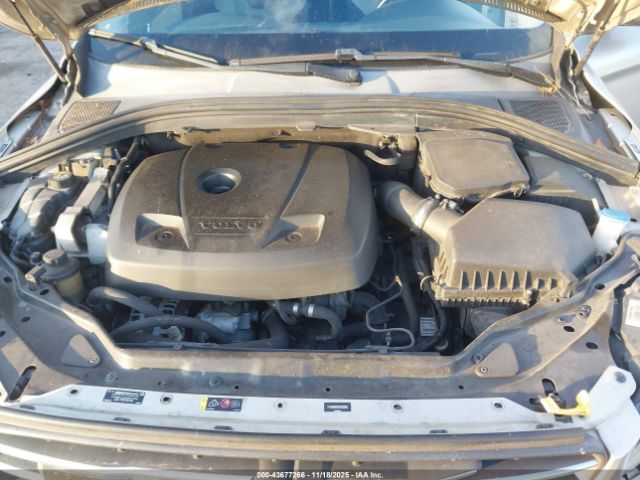2017 VOLVO XC60 YV440MDR1H2120565 Photo 9