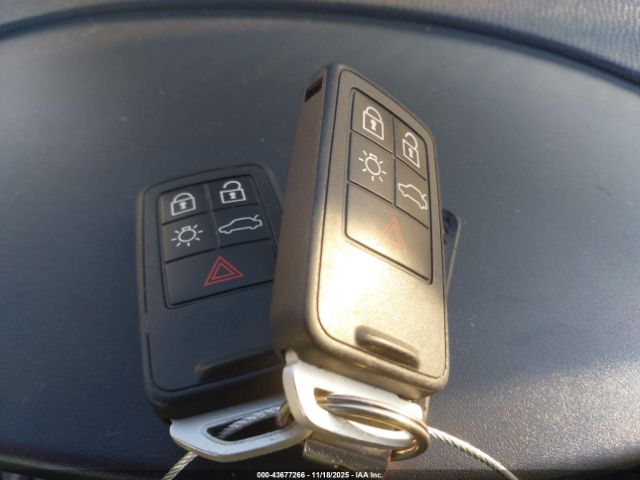 2017 VOLVO XC60 YV440MDR1H2120565 Photo 10