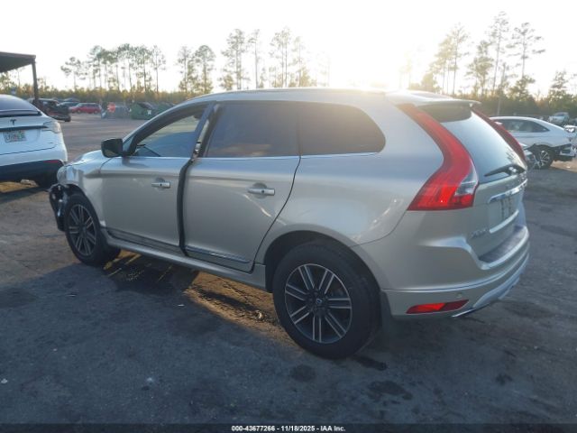 2017 VOLVO XC60 YV440MDR1H2120565 Photo 2