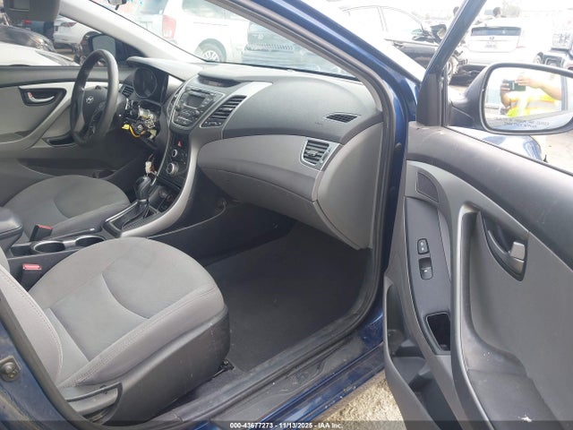 5NPDH4AE0GH694035 Hyundai ELANTRA SE