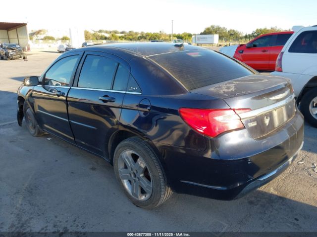 2011 CHRYSLER 200 1C3BC1FG0BN553235 Photo 2