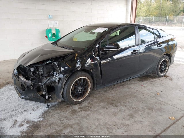 JTDKARFU9G3002665 Toyota Prius Three Touring
