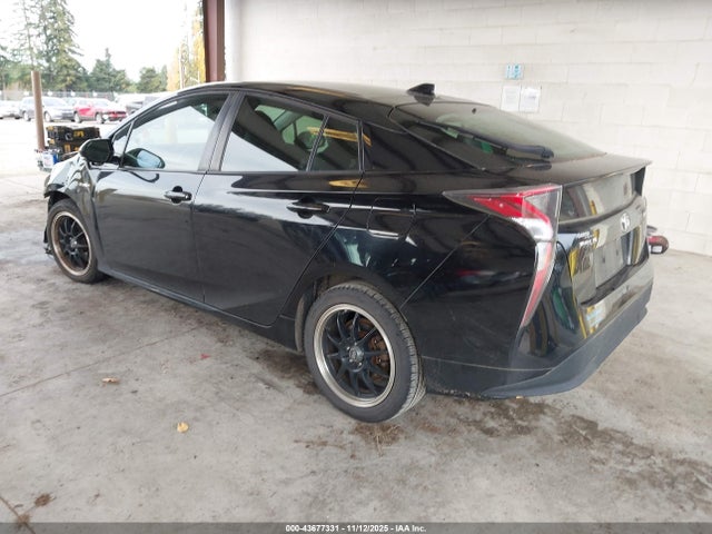 JTDKARFU9G3002665 Toyota Prius Three Touring