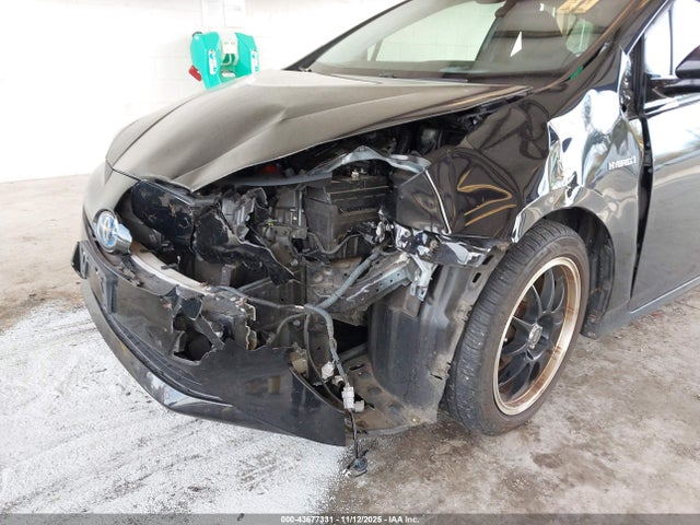 JTDKARFU9G3002665 Toyota Prius Three Touring