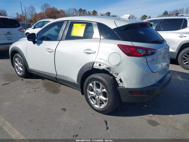 2016 MAZDA CX-3 JM1DKBB71G0123673 Photo 2