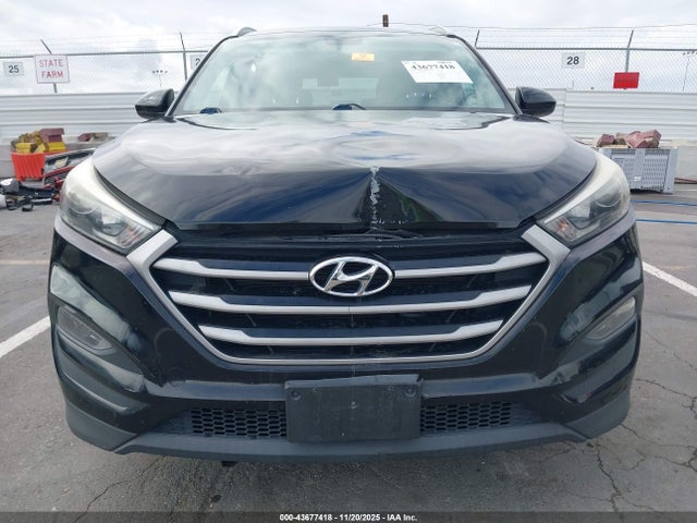 KM8J33A45HU273319 Hyundai TUCSON SE