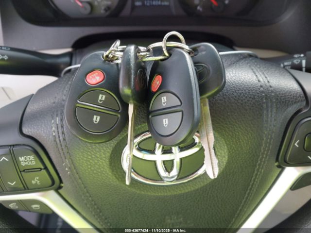 2015 TOYOTA SIENNA 5TDZK3DC1FS598628 Photo 10