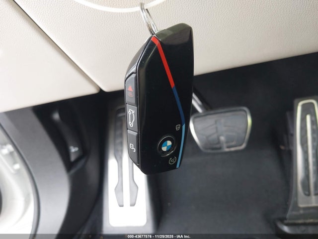 2025 BMW X5 5UX33EU0XS9Z16371 Photo 10