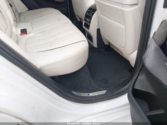 2025 BMW X5 5UX33EU0XS9Z16371 Photo 7